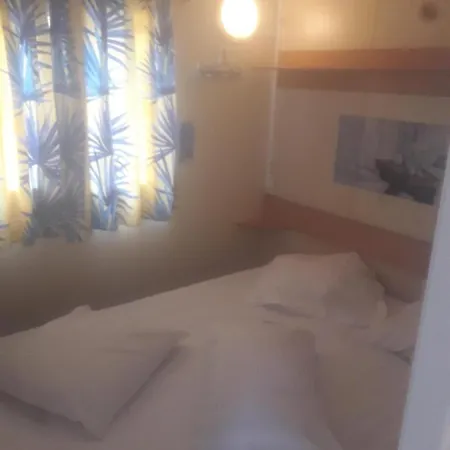 Mobilhome Entre Mer Et Montagne Camping 3 Etoiles Camping Mas De Lastourg